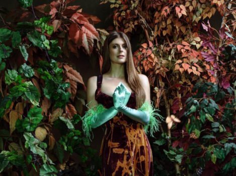 LYDIA AINSWORTH premieres new song 