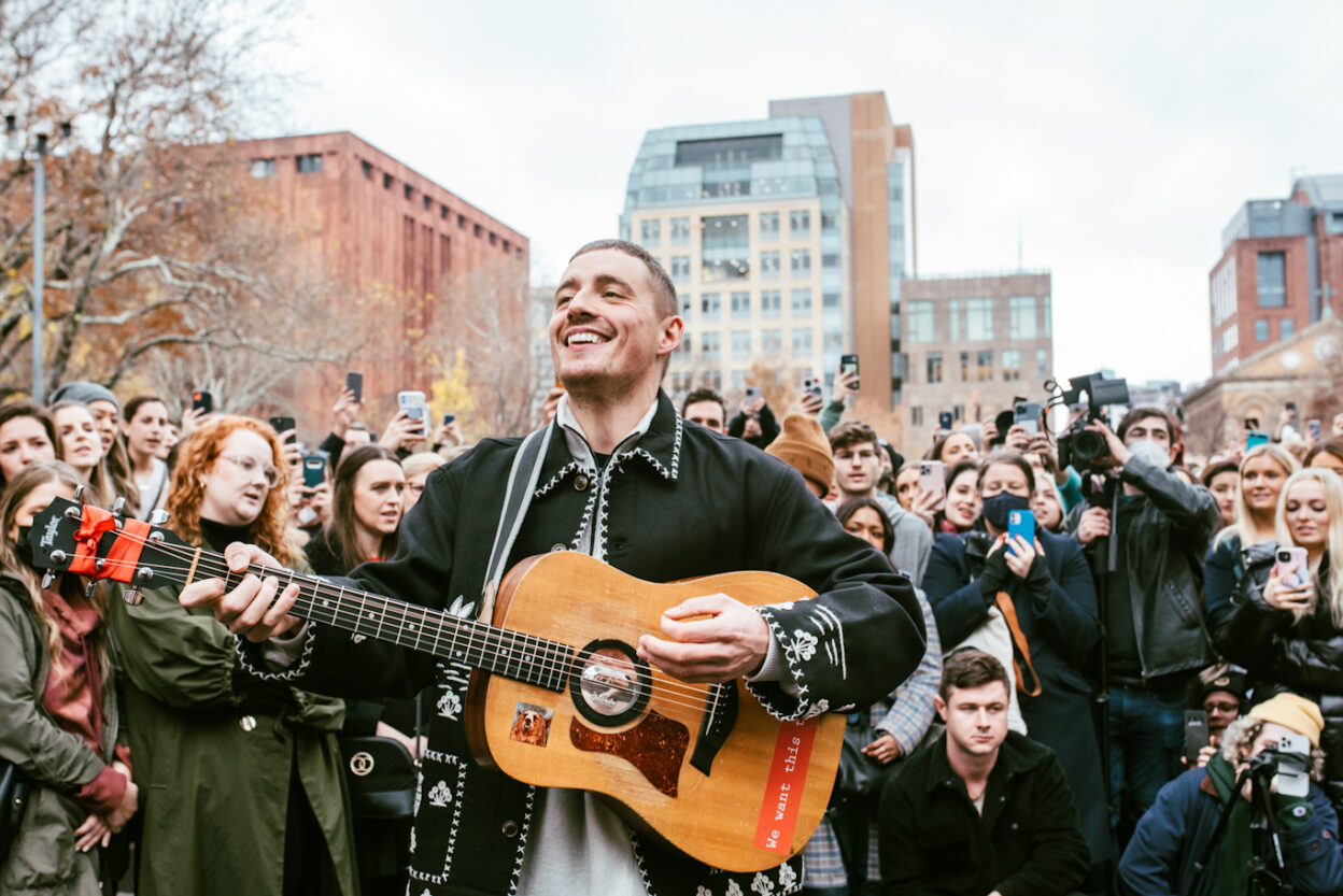 DERMOT KENNEDY celebrates the holidays fundraising around the world 